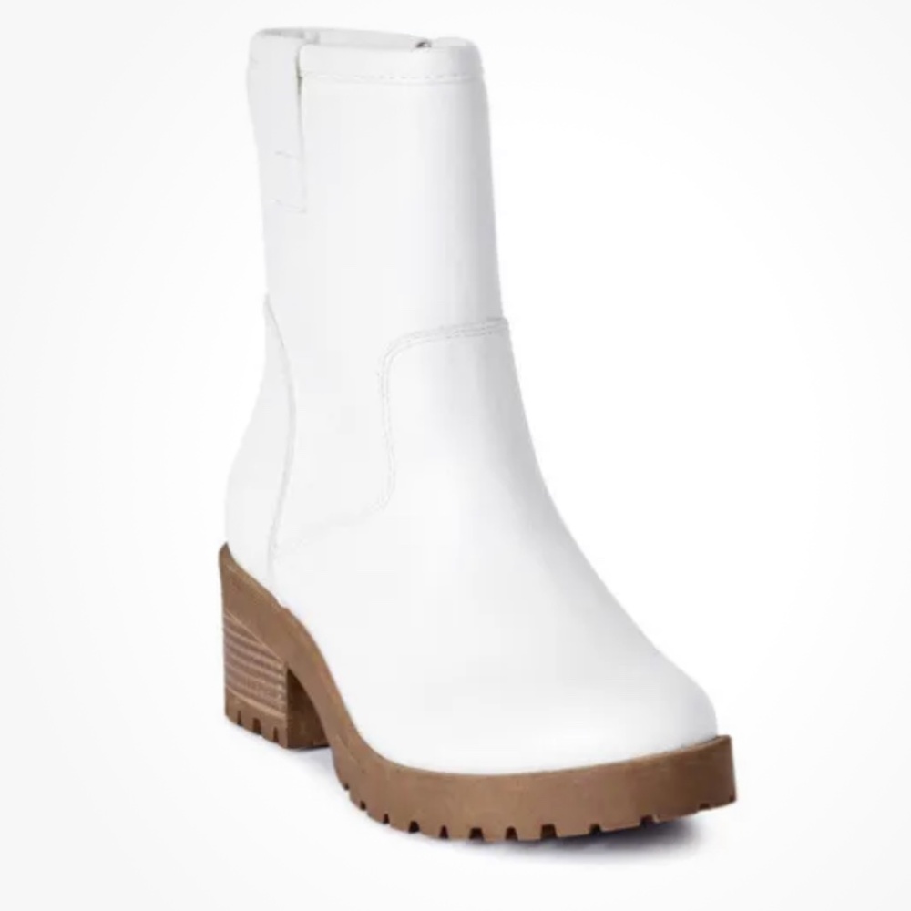 Scoop NYC Women’s Faux Shearling Lined Piper Lug Pull On White Boots Size 8 NEW